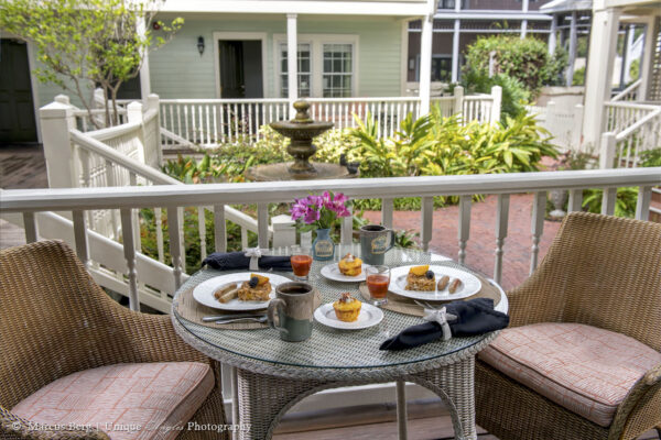 Elizabeth Pointe Lodge breakfast