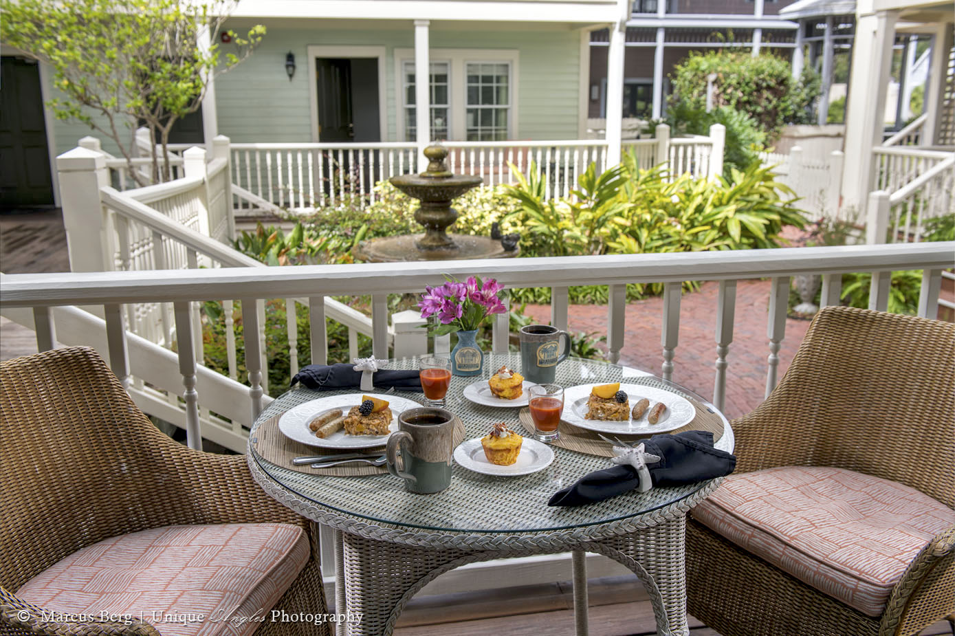 Elizabeth Pointe Lodge breakfast