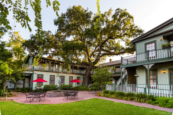 Florida House Inn patio