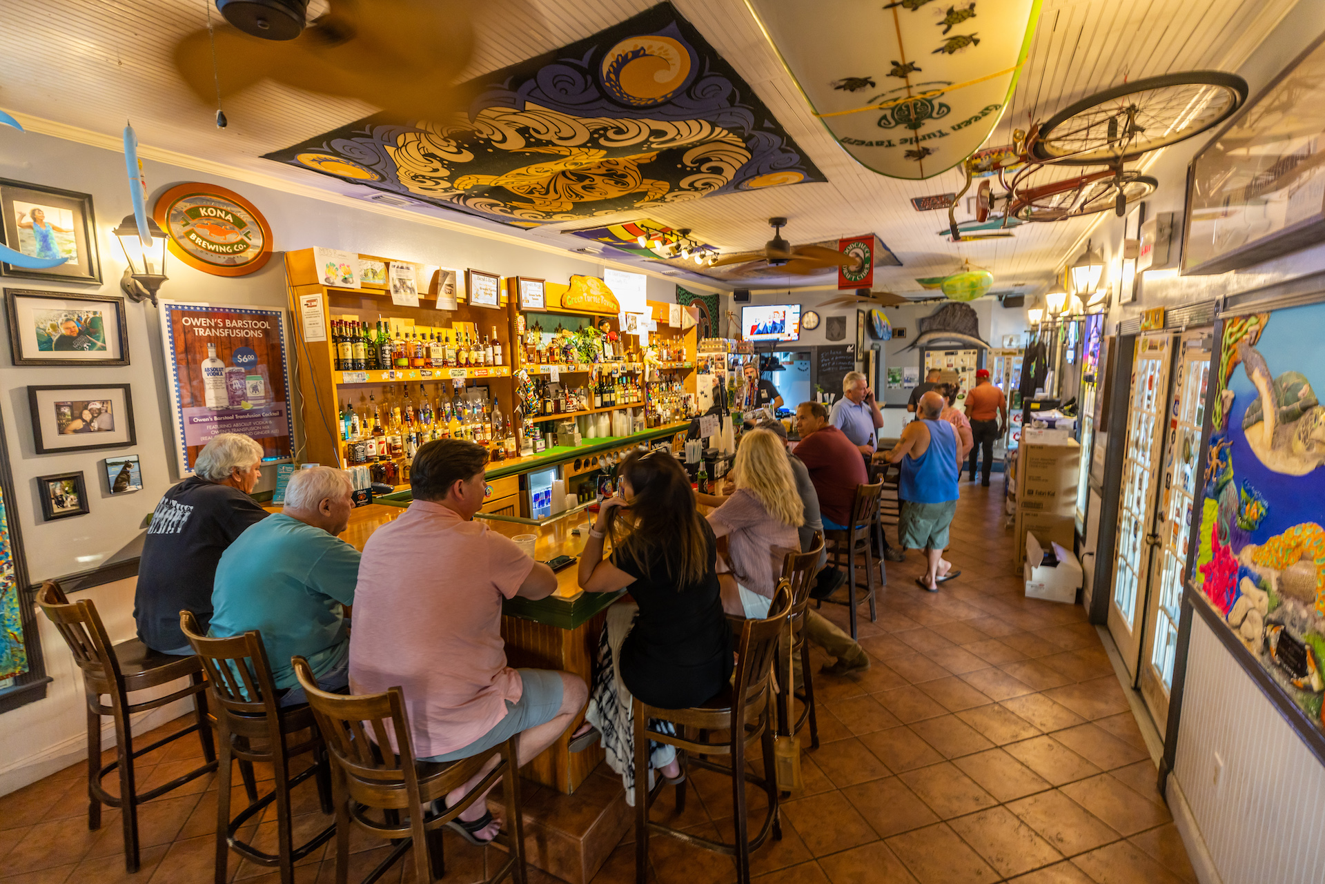 Green Turtle Tavern inside